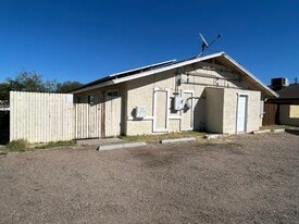 3024 E Waltann Ln, Unit UNIT # 3 in Phoenix, AZ - Building Photo