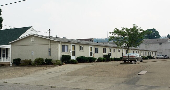 2208-2206 16th St in Parkersburg, WV - Foto de edificio - Building Photo