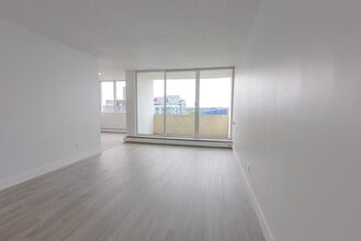 Signature Tower in Edmonton, AB - Building Photo - Building Photo