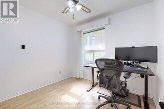 12 Briarfield Dr in Toronto, ON - Building Photo - Building Photo