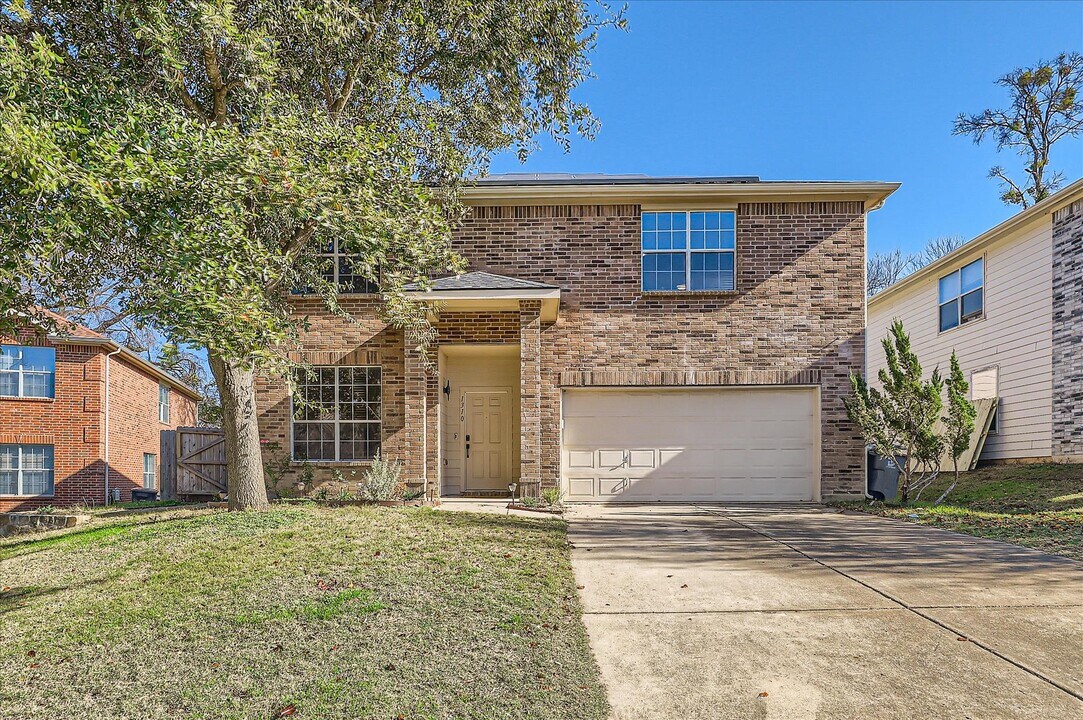 1310 Pigeon Ct in Grand Prairie, TX - Building Photo