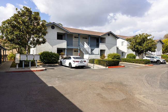 Terre at S Anza in El Cajon, CA - Foto de edificio - Building Photo