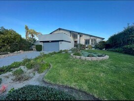 13161 Shalimar Pl in Del Mar, CA - Building Photo