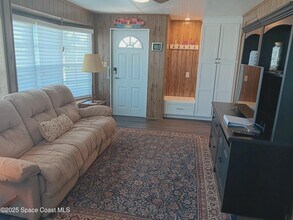 621 Hyacinth Cir in Micco, FL - Building Photo - Building Photo