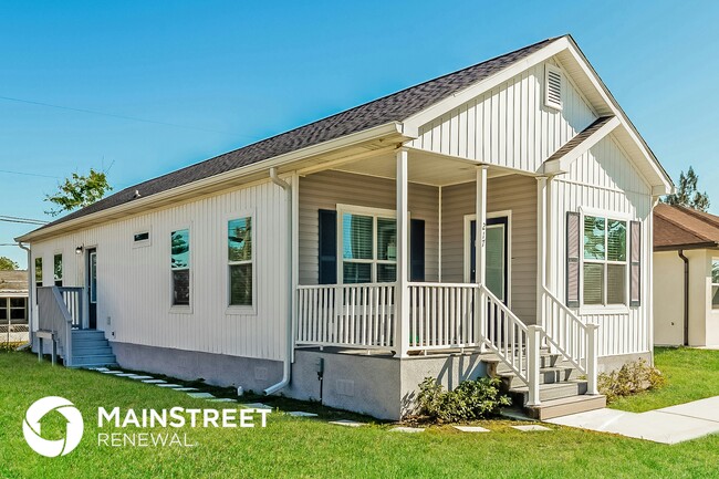 217 Santurce Ave in North Port, FL - Building Photo - Building Photo