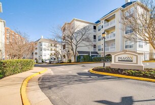4550 Strutfield Ln, Unit 2205 in Alexandria, VA - Building Photo