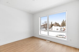 9813-9153 153 St NW in Edmonton, AB - Building Photo - Building Photo