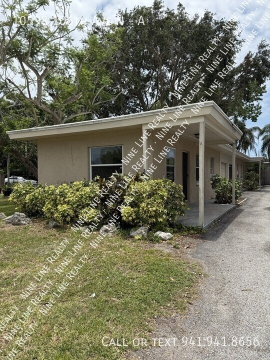 10598 106th Ave N in Largo, FL - Building Photo