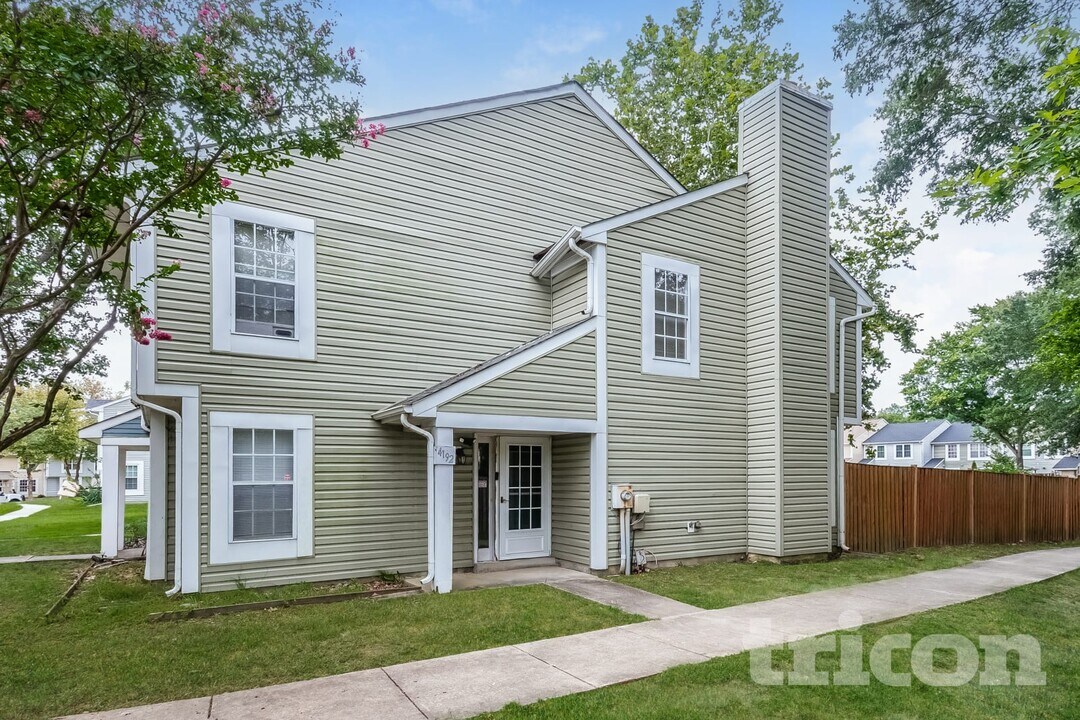 4192 Bluebird Dr in Waldorf, MD - Building Photo