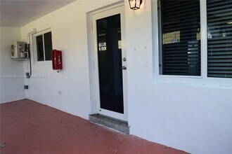 622 NE 6th St-Unit -1 in Hallandale Beach, FL - Building Photo - Building Photo