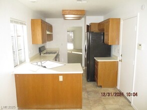 1717 Autumn Rust Dr in Las Vegas, NV - Building Photo - Building Photo