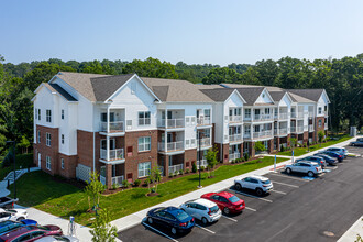 Pleasant Valley Apartments in Groton, CT - Building Photo - Building Photo