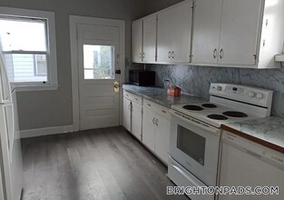 31 Wade St in Boston, MA - Building Photo - Building Photo