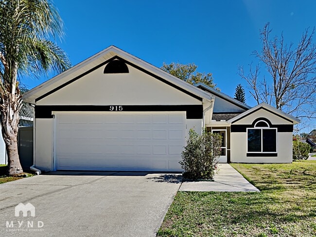 property at 915 River Wind Ave