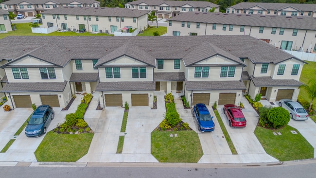 property at 14310 Oviedo Pl