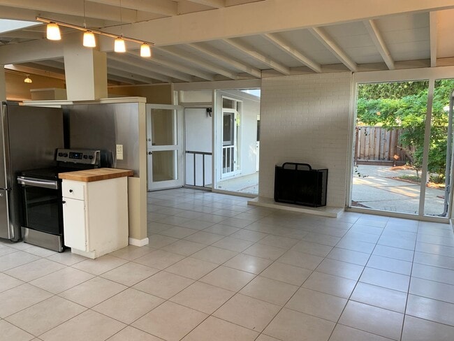 1053 Cardinal Wy in Palo Alto, CA - Building Photo - Building Photo