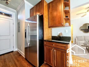 736 W Addison St, Unit 1 in Chicago, IL - Building Photo - Building Photo