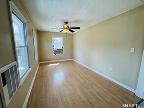 260 Bunker Ave in Meriden, CT - Building Photo - Building Photo