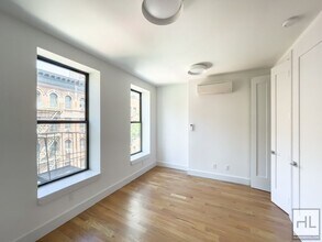 322 E 93rd St in New York, NY - Building Photo - Building Photo