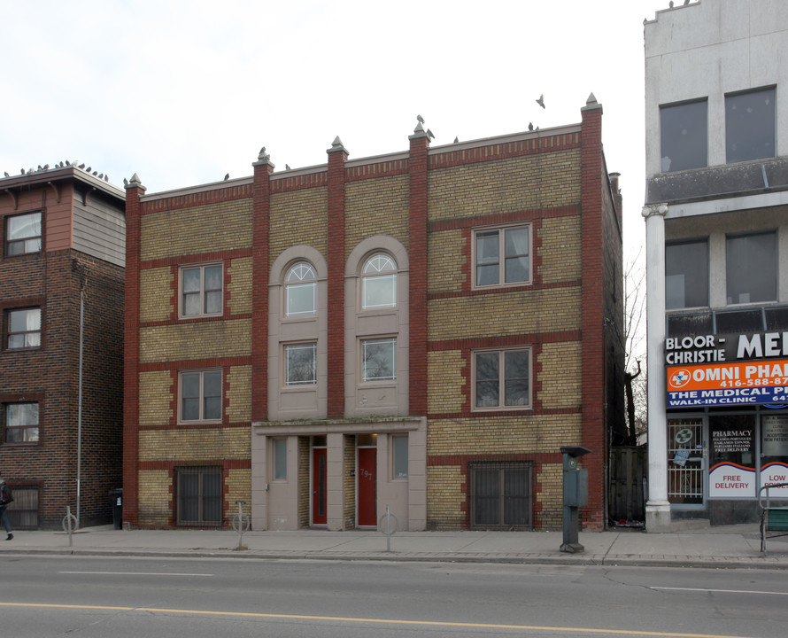 795-797 Bloor St W in Toronto, ON - Building Photo