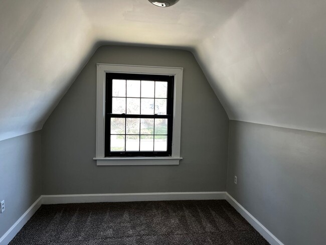 751 S St James Blvd in Evansville, IN - Foto de edificio - Building Photo