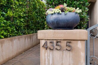 435 1/2 Carnation Ave in Newport Beach, CA - Building Photo - Building Photo