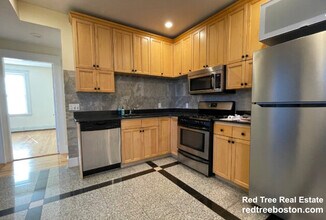 69 Babcock St in Brookline, MA - Building Photo - Building Photo