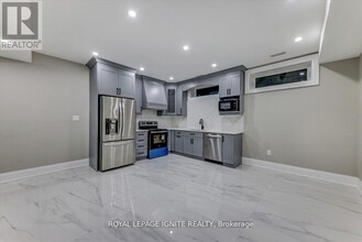 86 Cleta Dr in Toronto, ON - Building Photo - Building Photo