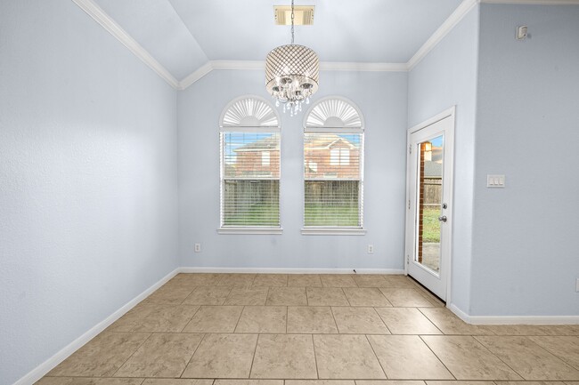 5123 Shadow Breeze Ln