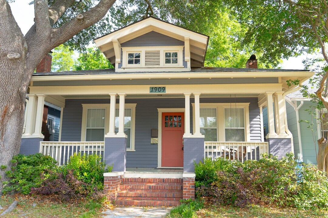 1909 Pender Ave in Wilmington, NC - Building Photo