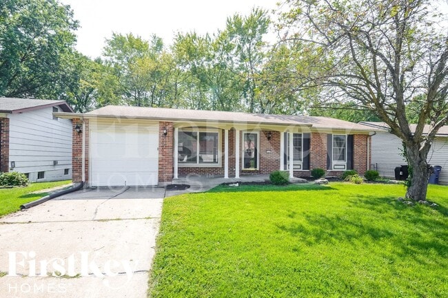 11321 Amboy Ln in St. Louis, MO - Building Photo - Building Photo