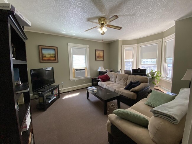 392 Windsor St, Unit 1