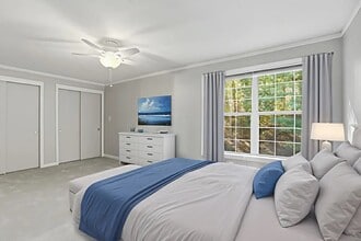 77 East Ridge Rd in Merrimack, NH - Foto de edificio - Building Photo