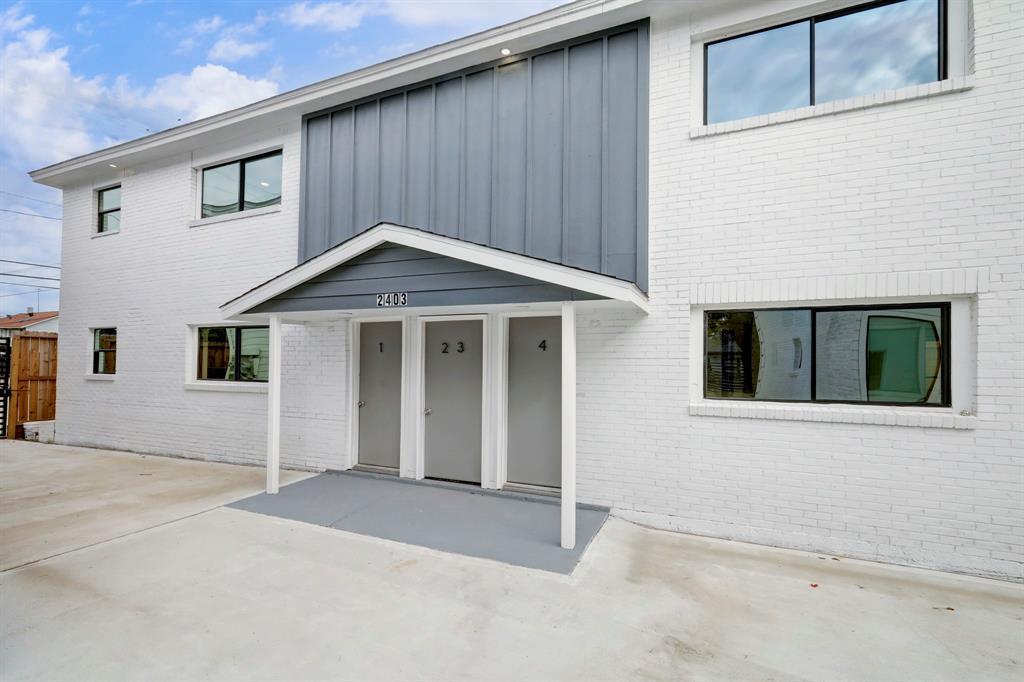 2403 Cleburne St in Houston, TX - Building Photo