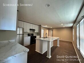 2737 W Washington Center Rd in Fort Wayne, IN - Building Photo - Building Photo