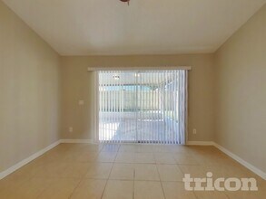 1627 Chatham Cir in Apopka, FL - Foto de edificio - Building Photo