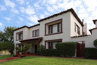 Patio Laguna Apartments in Coronado, CA - Building Photo - Building Photo