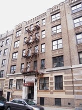 70-72 Pinehurst Ave in New York, NY - Building Photo - Building Photo