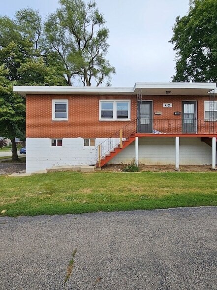 65 N Aldine St, Unit 1 in Elgin, IL - Building Photo