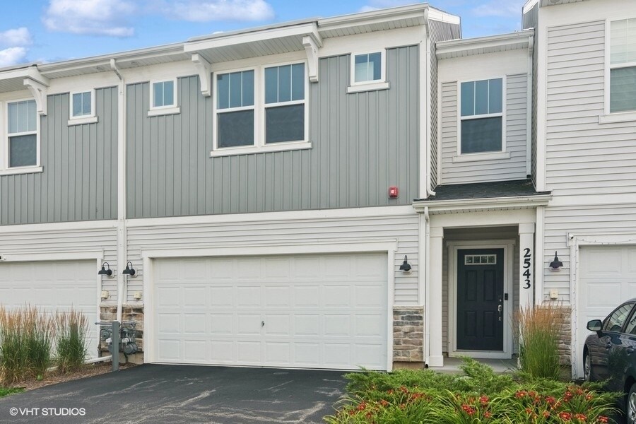 2543 Geranium Way in Rolling Meadows, IL - Foto de edificio