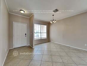 7228 London Bridge Ave in Las Vegas, NV - Building Photo - Building Photo