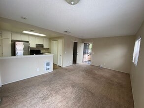 879 W San Ysidro Blvd in San Diego, CA - Building Photo - Building Photo