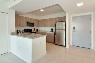 1710 SW 27th Ave in Miami, FL - Building Photo - Building Photo
