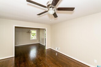557 Zinnia Ln in Birmingham, AL - Building Photo - Building Photo