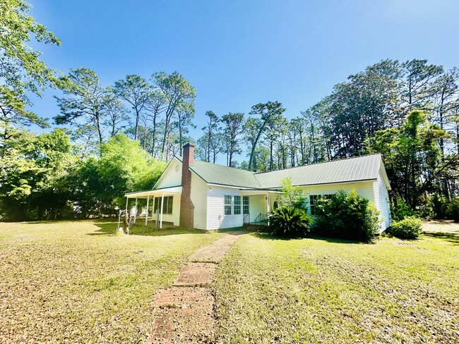 property at 1005 Seminole Trail