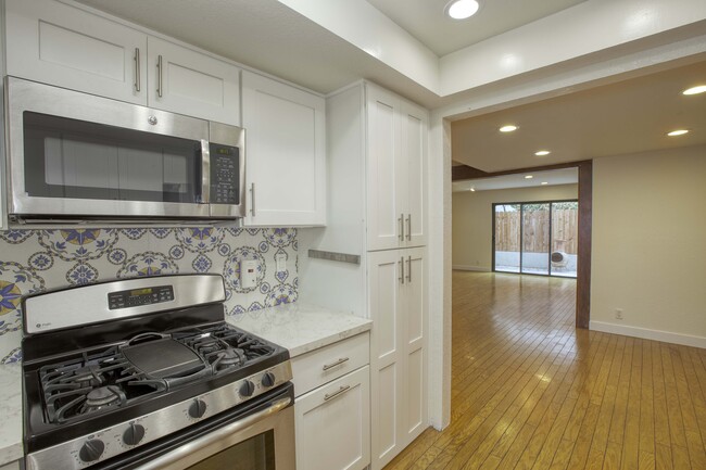 1833 11th St in Santa Monica, CA - Building Photo - Building Photo
