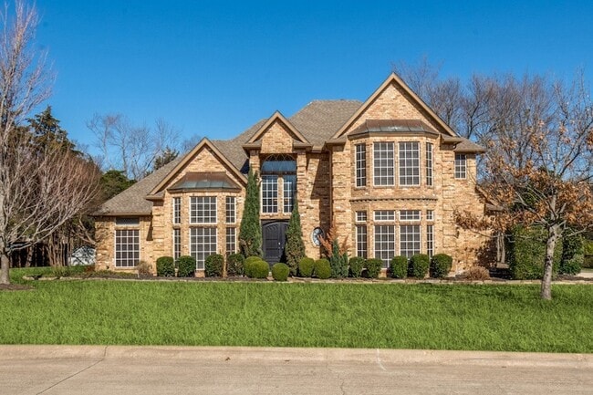 529 Chippendale Dr in Heath, TX - Foto de edificio - Building Photo