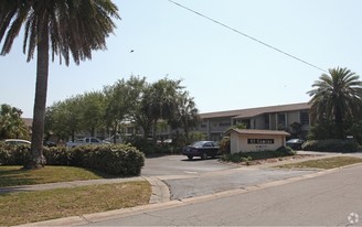 El Camino Apartments