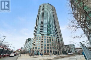 219 Fort York Blvd in Toronto, ON - Building Photo