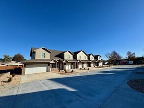 2801 W Mockingbird Ln in Rogers, AR - Building Photo - Building Photo